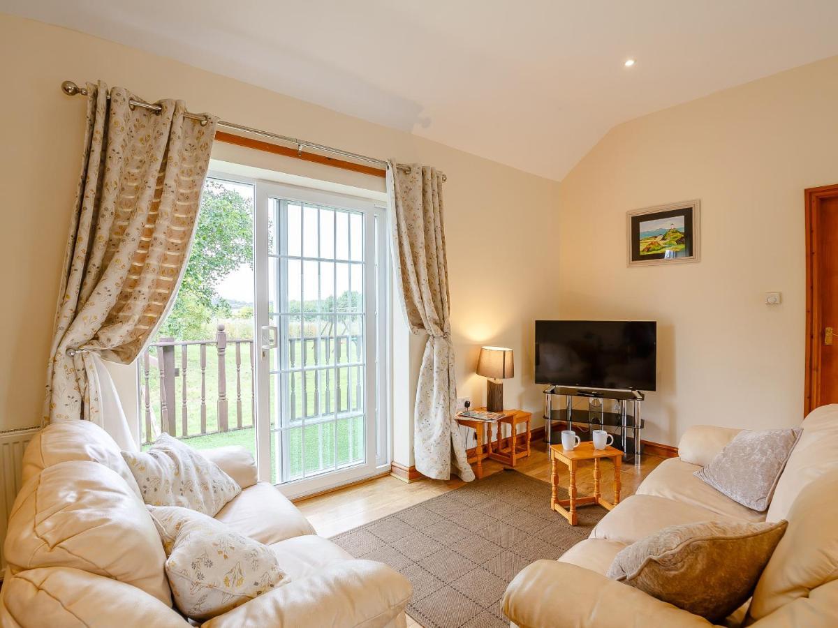 2 Black Horse Cottages Pentraeth Exterior photo
